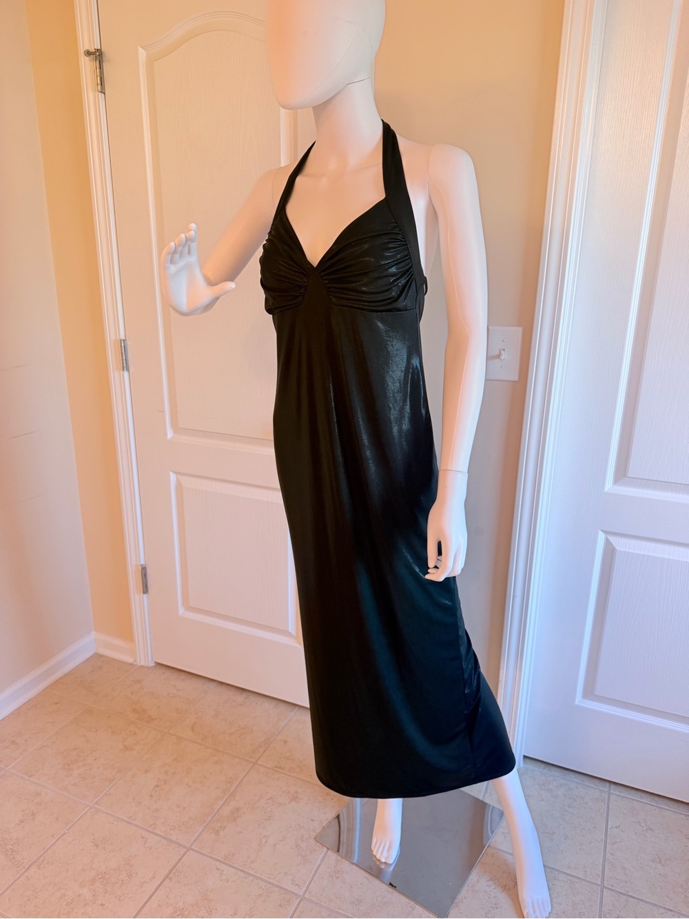 NEW Zara Open Back Blogger’s Favorite Black Halter Maxi Dress Size S